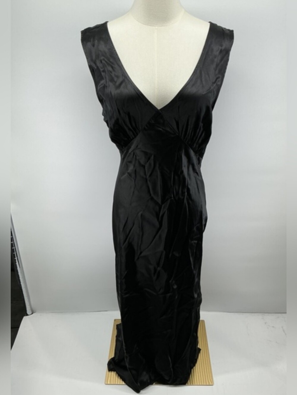 100% Silk NWT V-Neck Maxi Dress